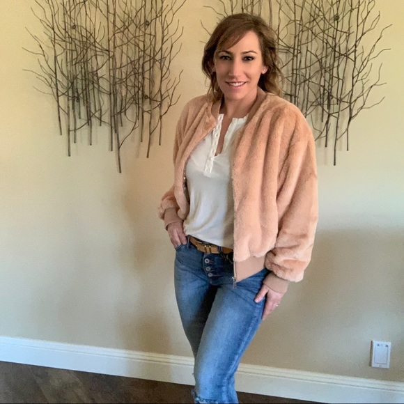 | f21 • fashionista favorite: caramel faux fur zip front bomber • small | - Picture 4 of 8